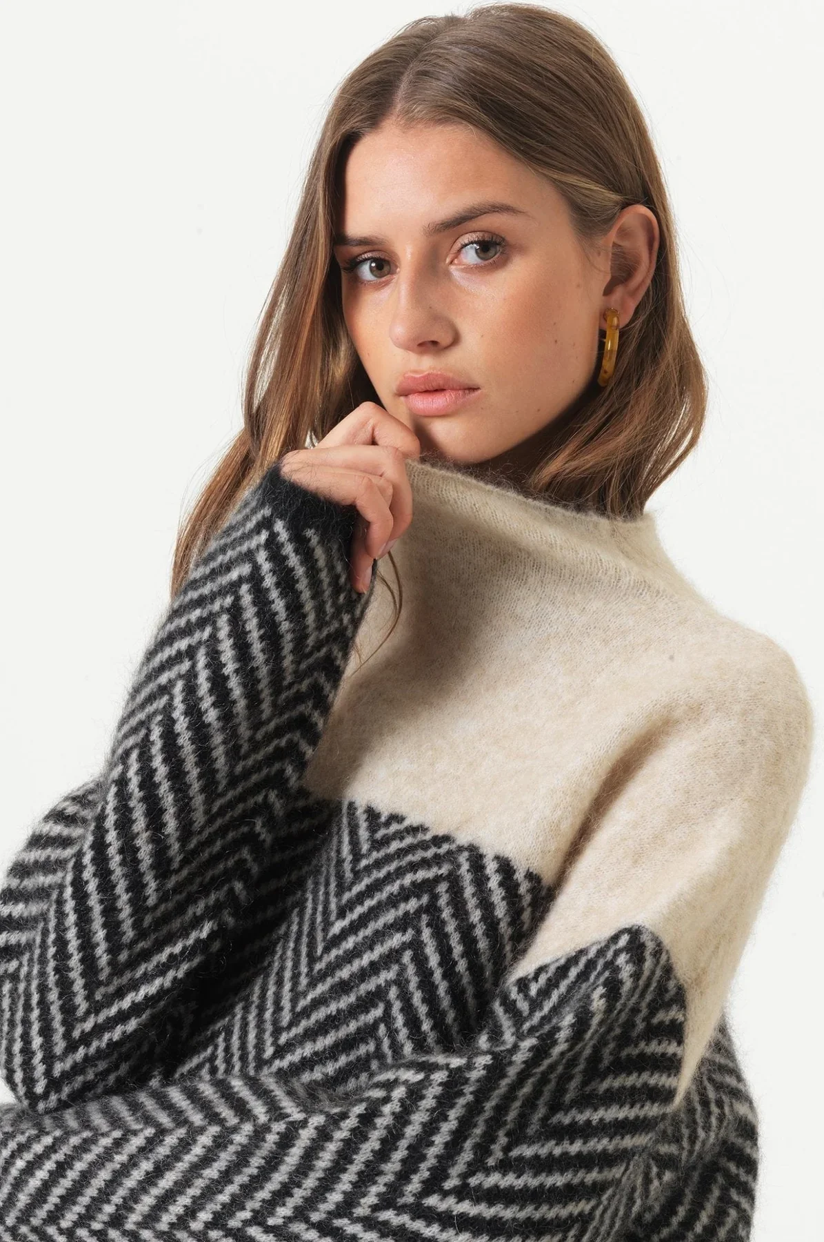 Chevron Turtleneck Sweater in Soft Knit Fabric for Women - Cozy Casual Fall and Winter Wear