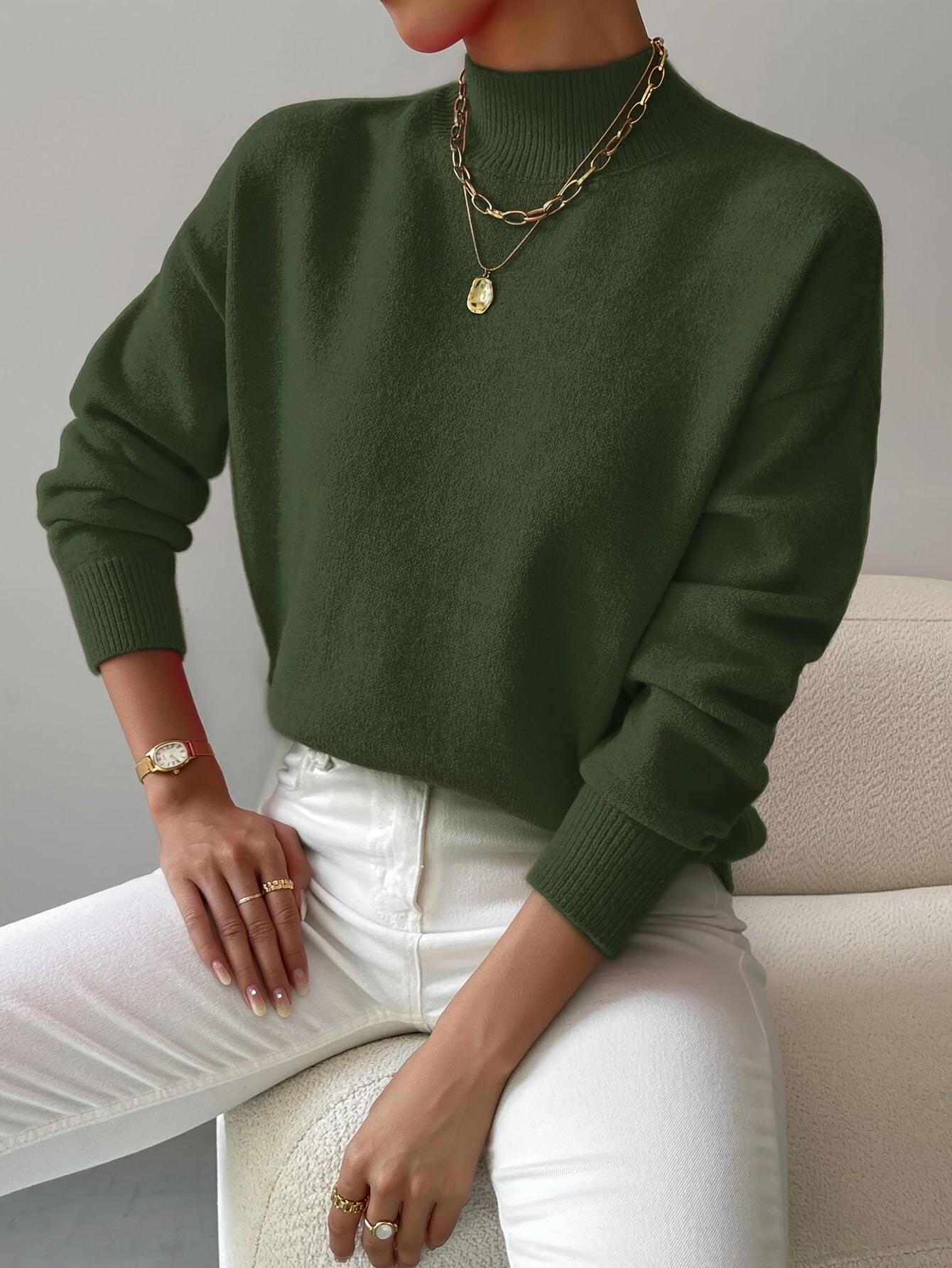 Elegant Women's Turtleneck Sweater in Soft Knit for Casual or Office Wear
