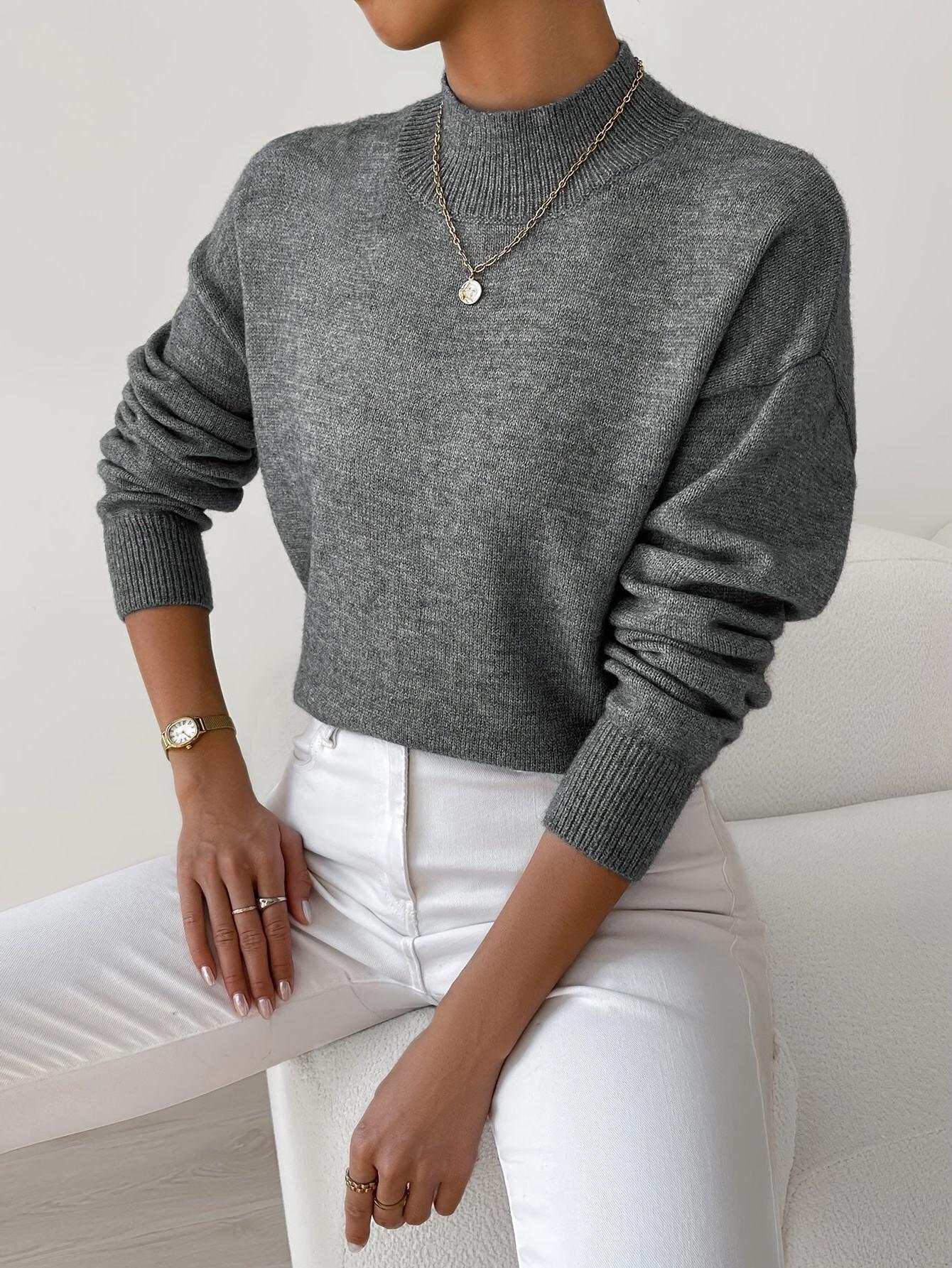 Elegant Women's Turtleneck Sweater in Soft Knit for Casual or Office Wear