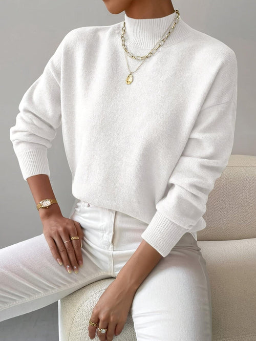 Elegant Women's Turtleneck Sweater in Soft Knit for Casual or Office Wear