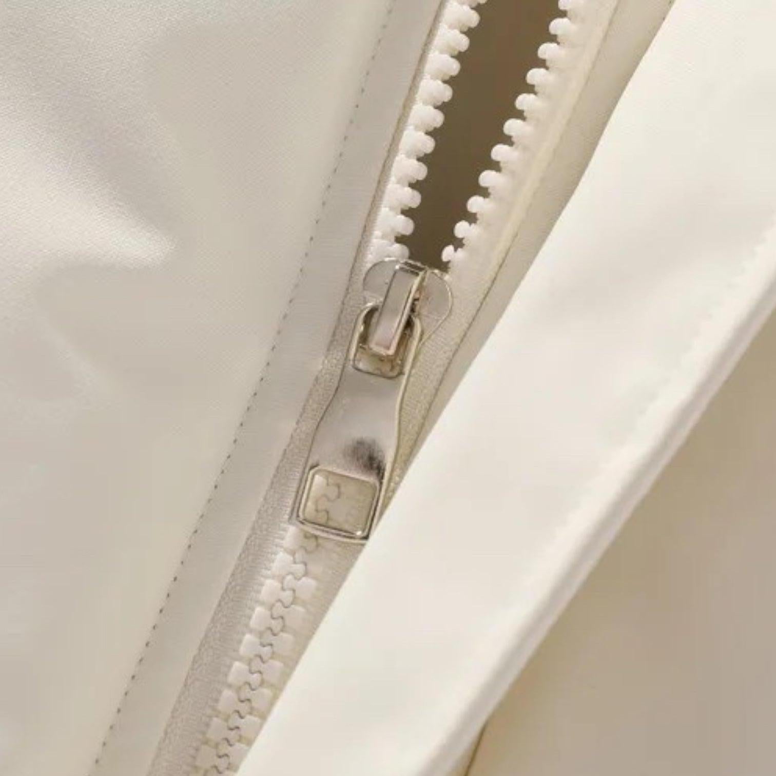 Men's Insulated Puffer Jacket - Water-Resistant Hooded Parka for Cold Weather Outdoor Activities and Travel