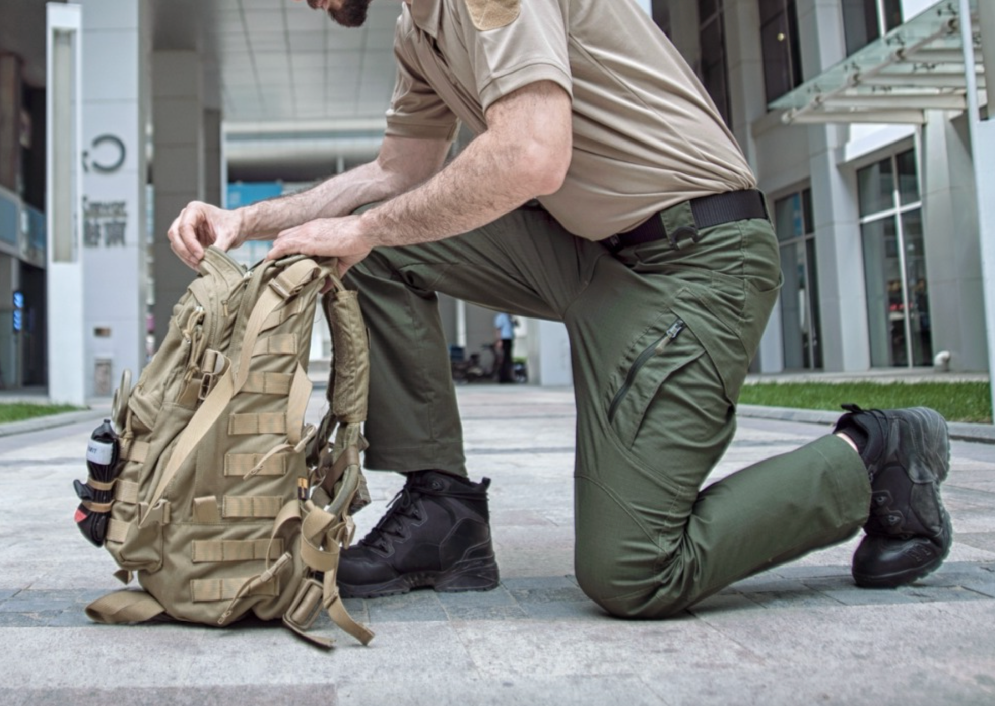 Men’s Tactical Outdoor Pants | Durable Fabric | Cargo Style | Hiking & Camping