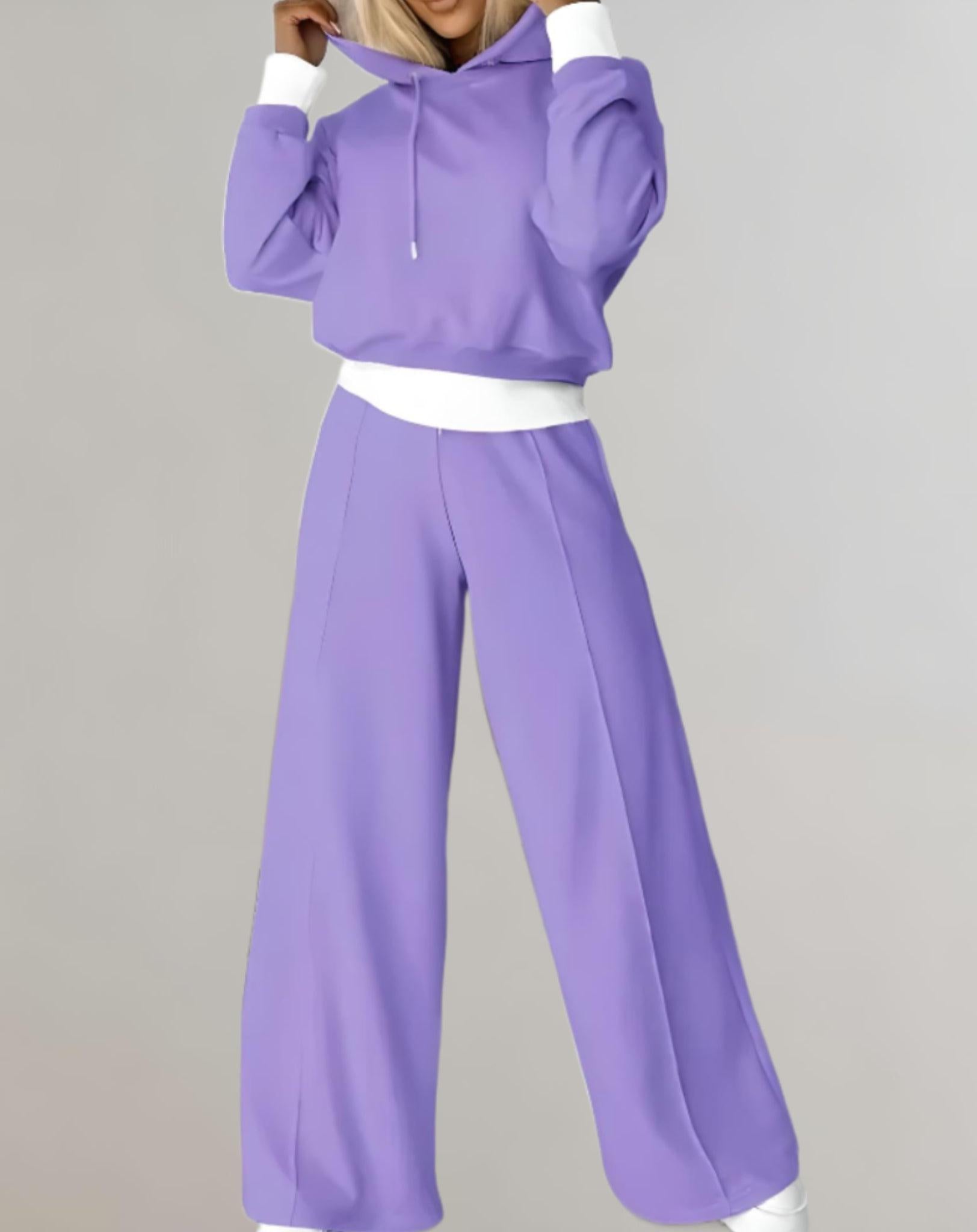 Women's Casual Two-Piece Tracksuit - Comfortable Fit for Everyday Wear