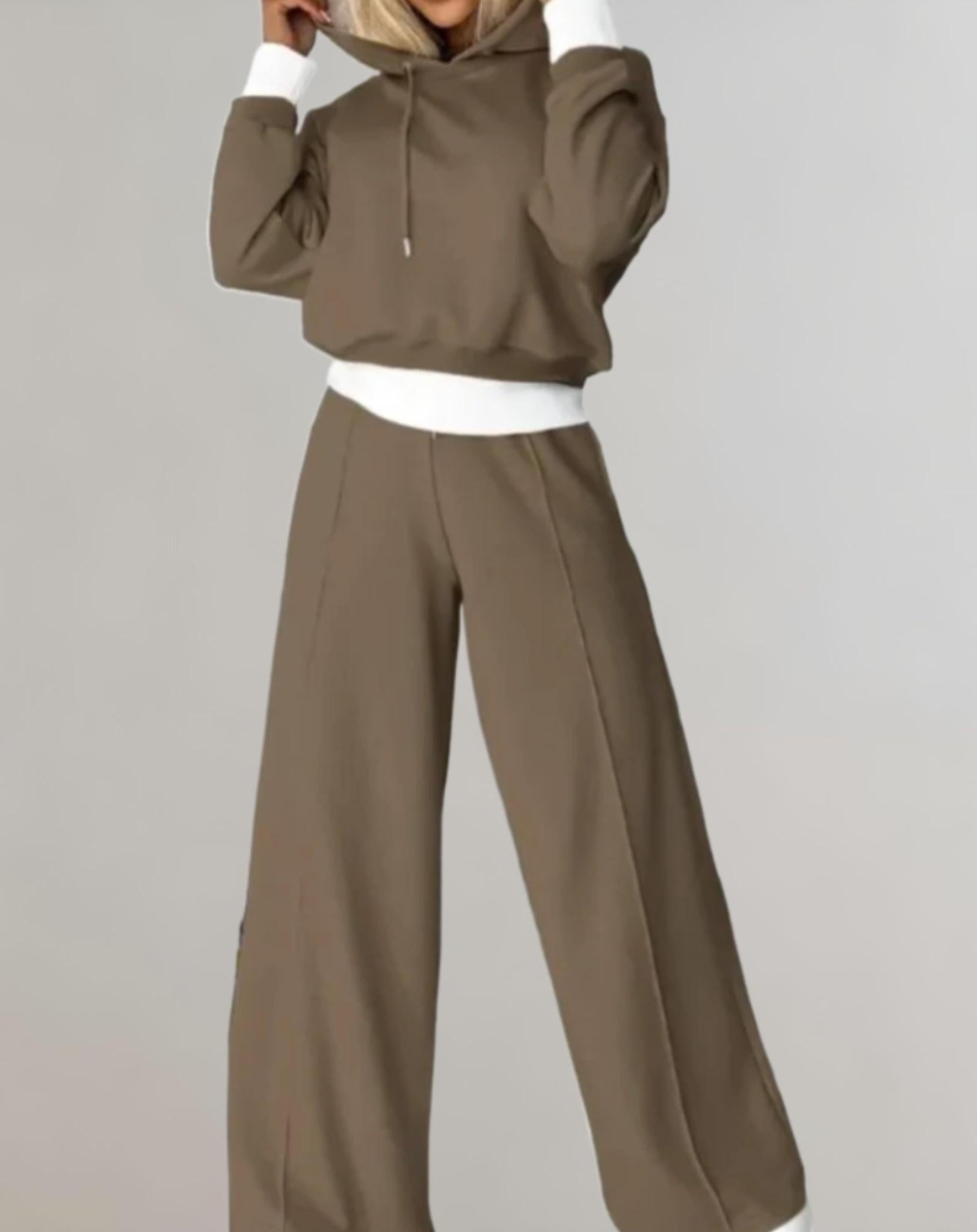 Women's Casual Two-Piece Tracksuit - Comfortable Fit for Everyday Wear