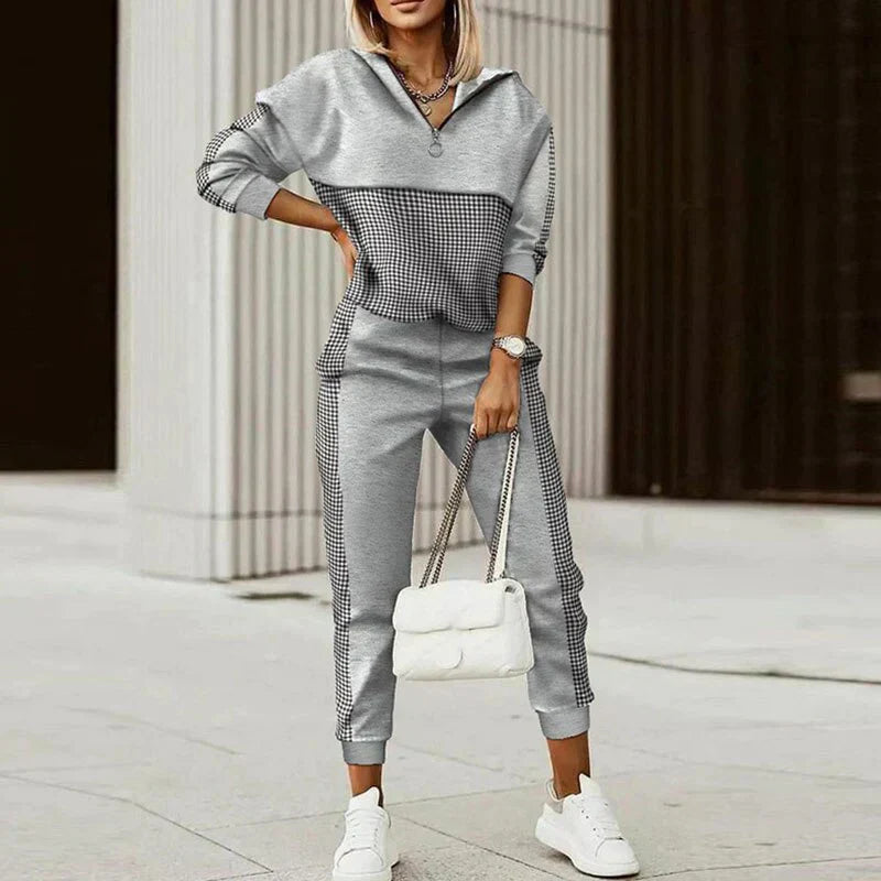 Women's Zipper Tracksuit - Comfortable Fabric, Modern Design - Casual Wear for Everyday and Active Lifestyle