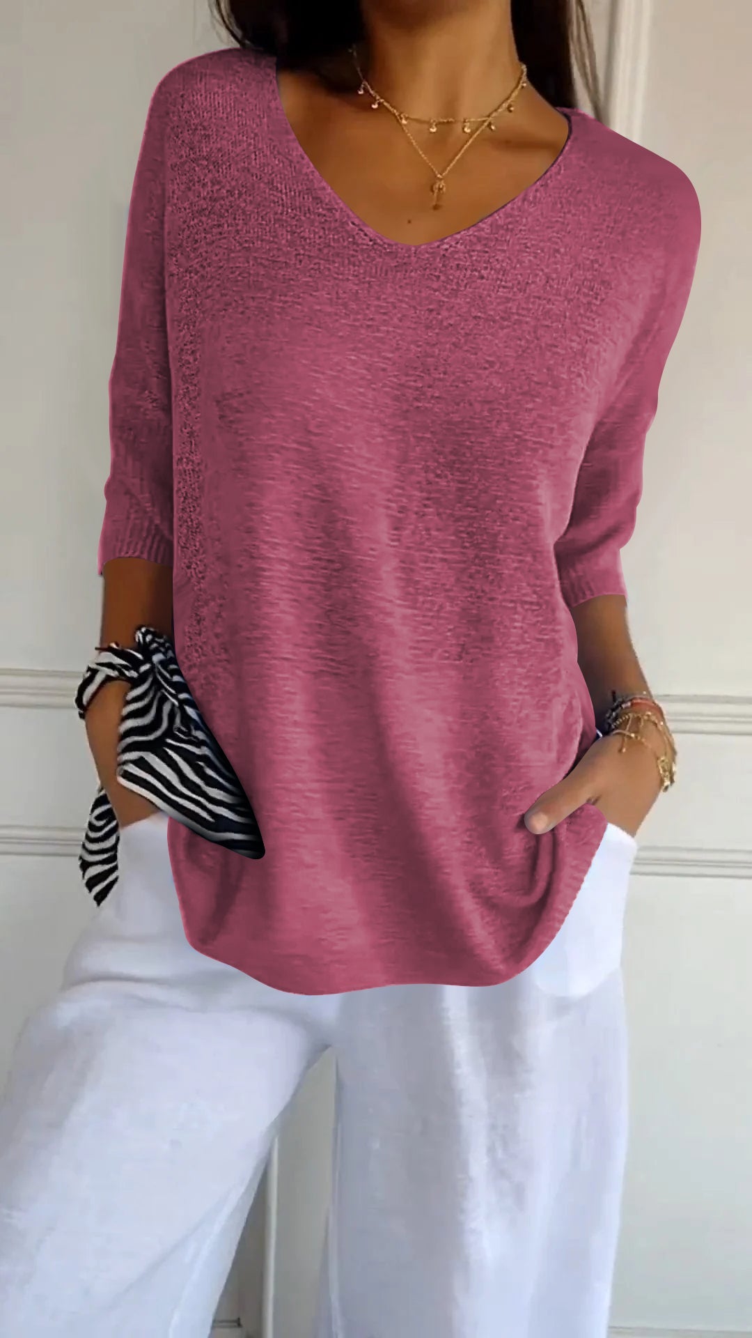 Women's V-Neck Pullover Top - Soft Fabric - Casual Everyday Wear - Versatile Design for Comfort and Style